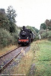 22.09.2002: 94 1538 mit Sonderzug der Hochwaldbahn e.V. in Schwarzenbach - zu erkennen ist das bei Erneuerungsarbeiten vom Bahnsteig wegverlegte Gleis